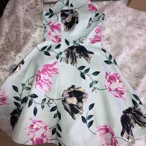 Spring Easter dress 🌷💫🖤